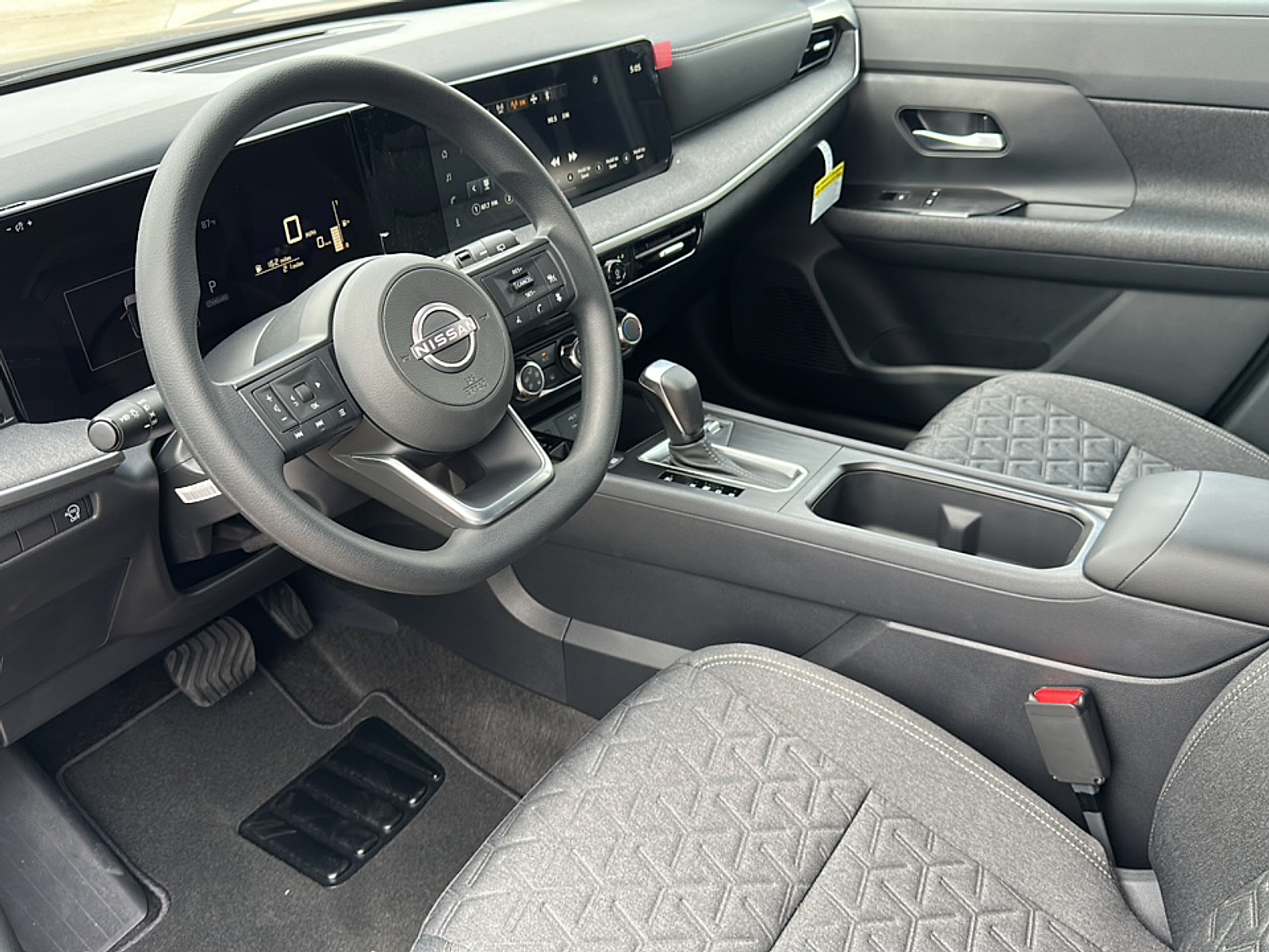 2025 Nissan Kicks SV photo 2