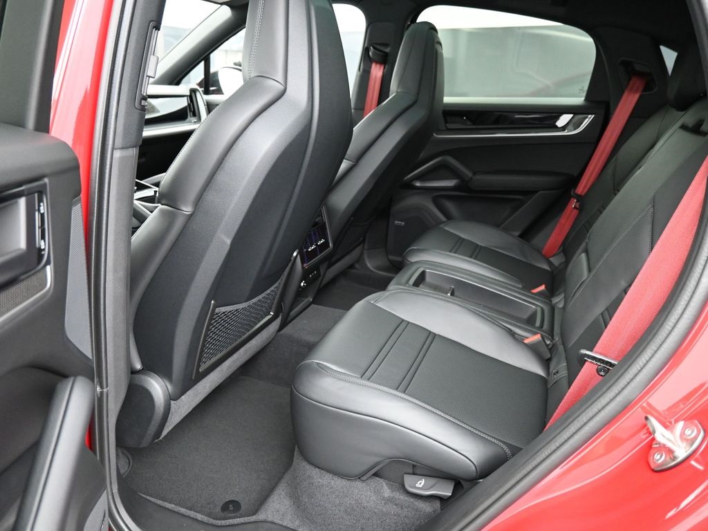 2026 Porsche Cayenne Coupe photo 19