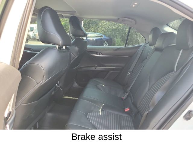 2022 Toyota Camry SE photo 13