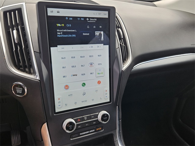 2022 Ford Edge Titanium photo 12