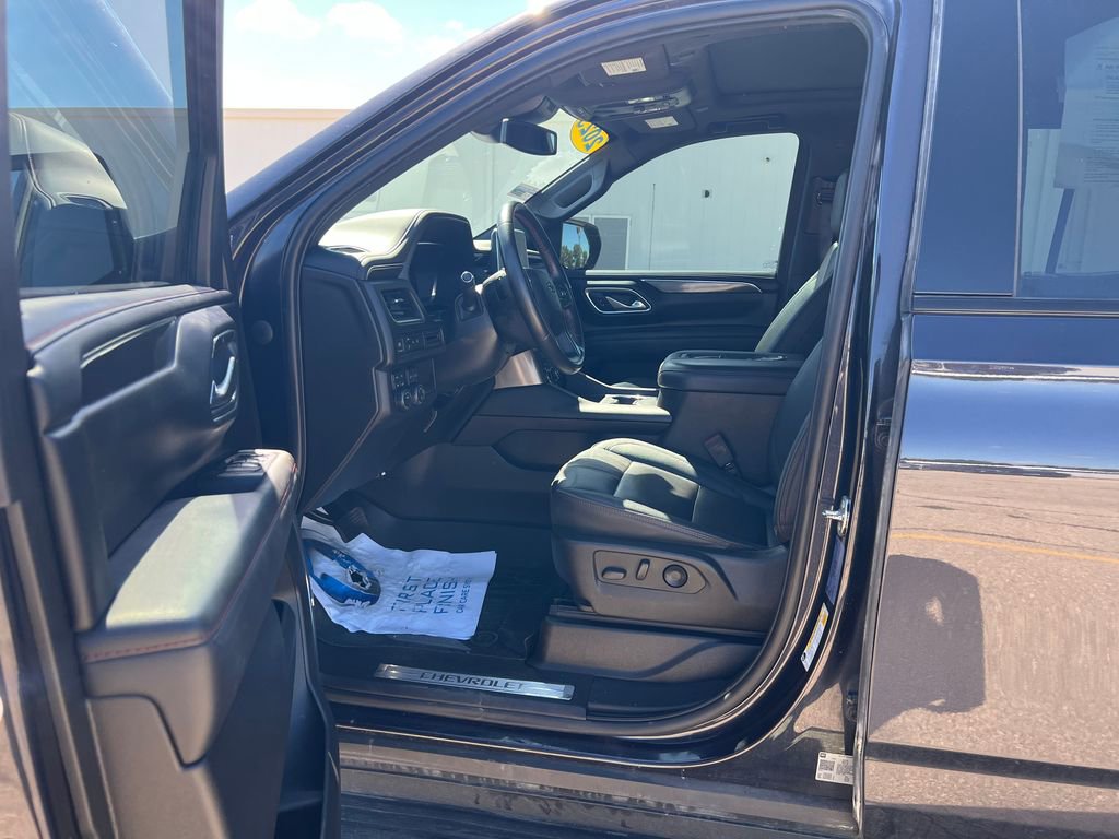 2023 Chevrolet Tahoe RST photo 4