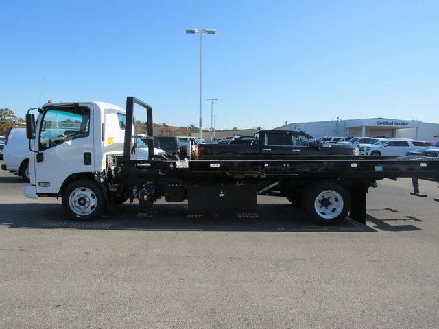 2020 Isuzu NRR photo 2