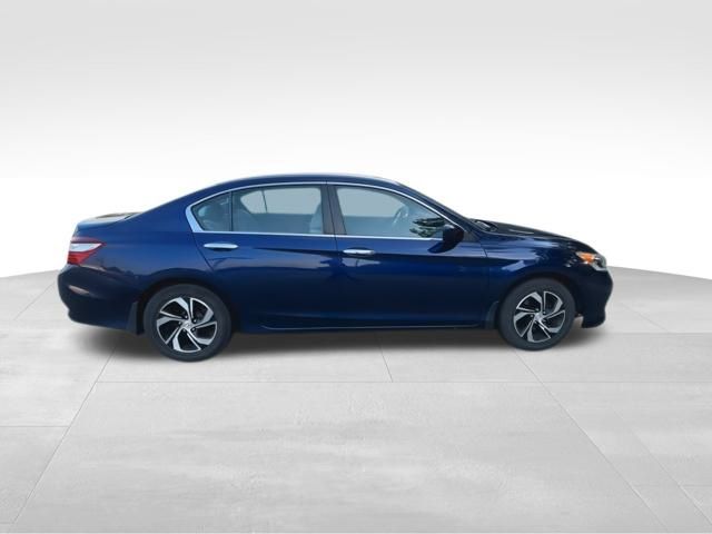2017 Honda Accord LX photo 9