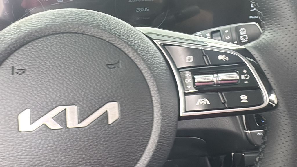 2026 Kia Seltos SX photo 24