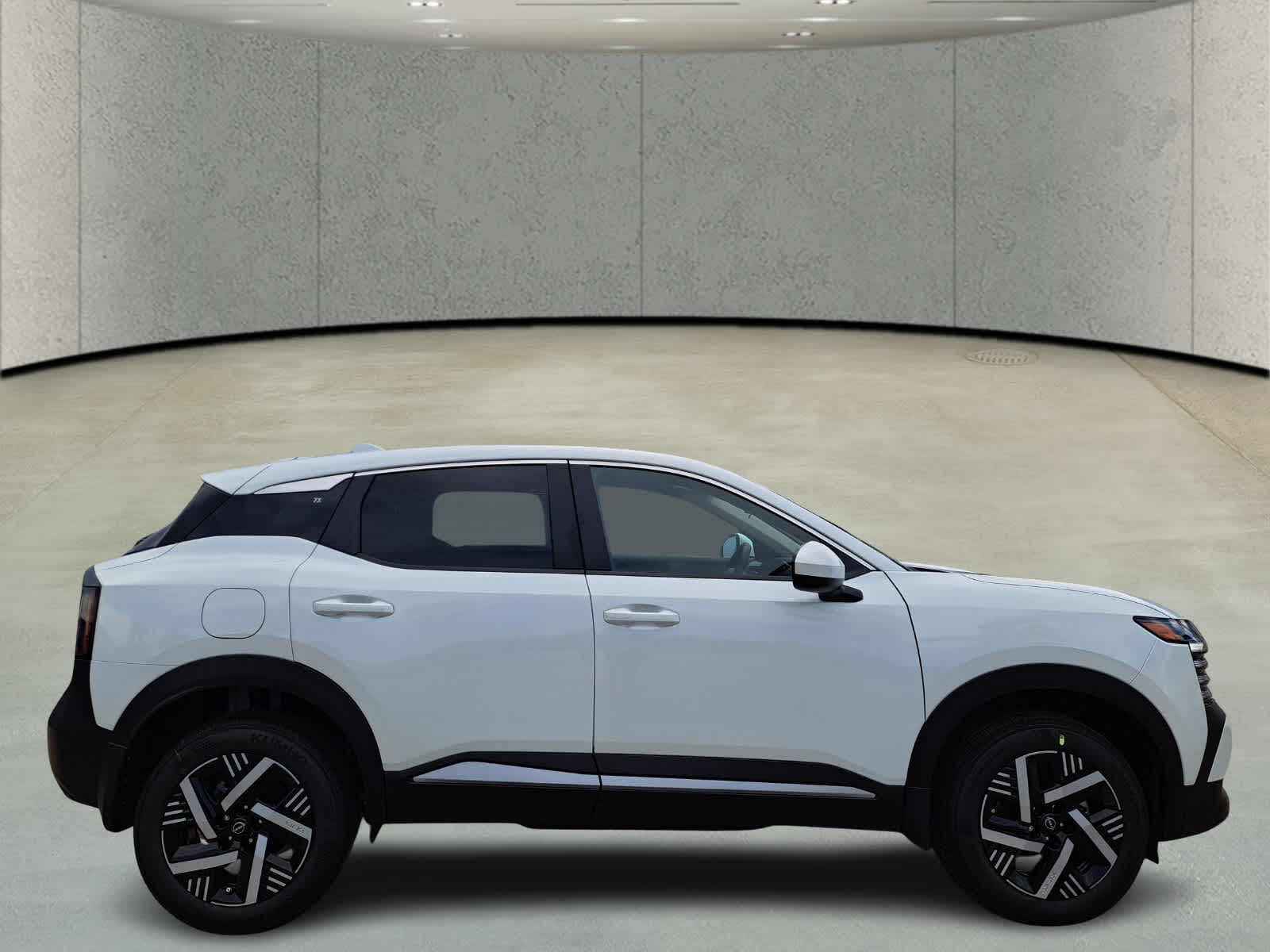 2025 Nissan Kicks SV photo 4