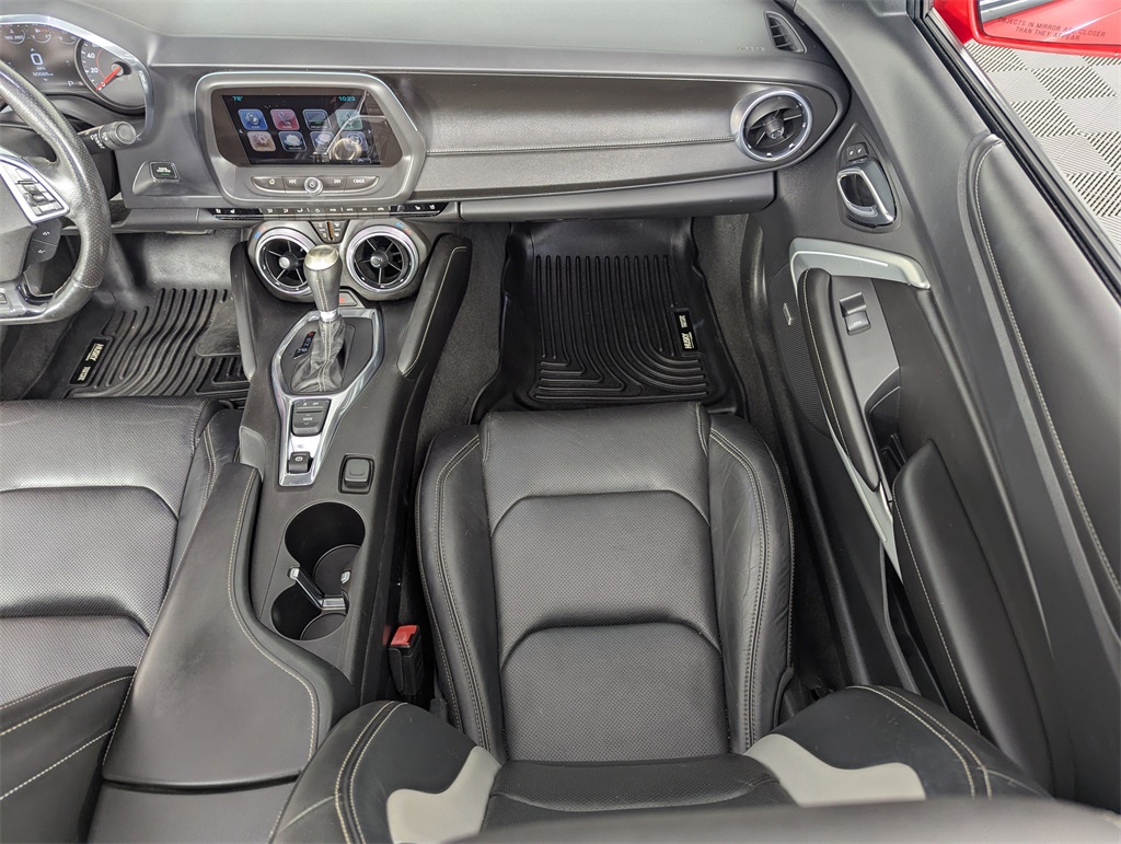 2017 Chevrolet Camaro 2LT photo 14