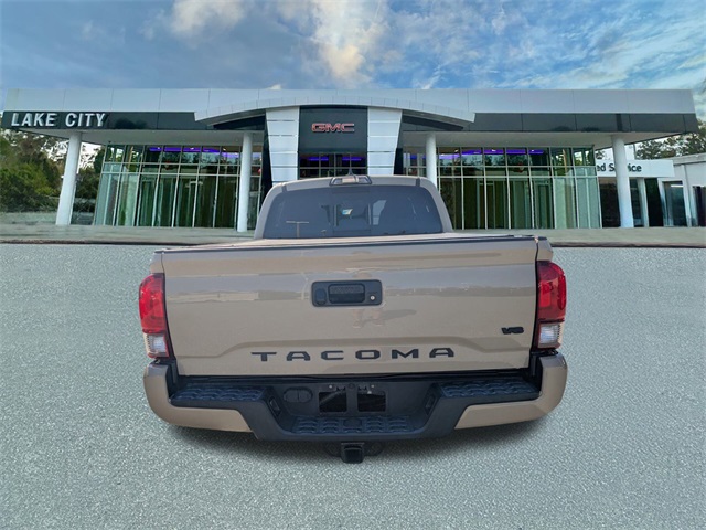 2018 Toyota Tacoma SR5 TRD Sport photo 4