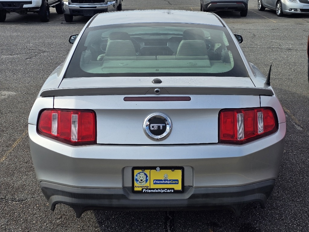 2011 Ford Mustang GT Premium photo 9