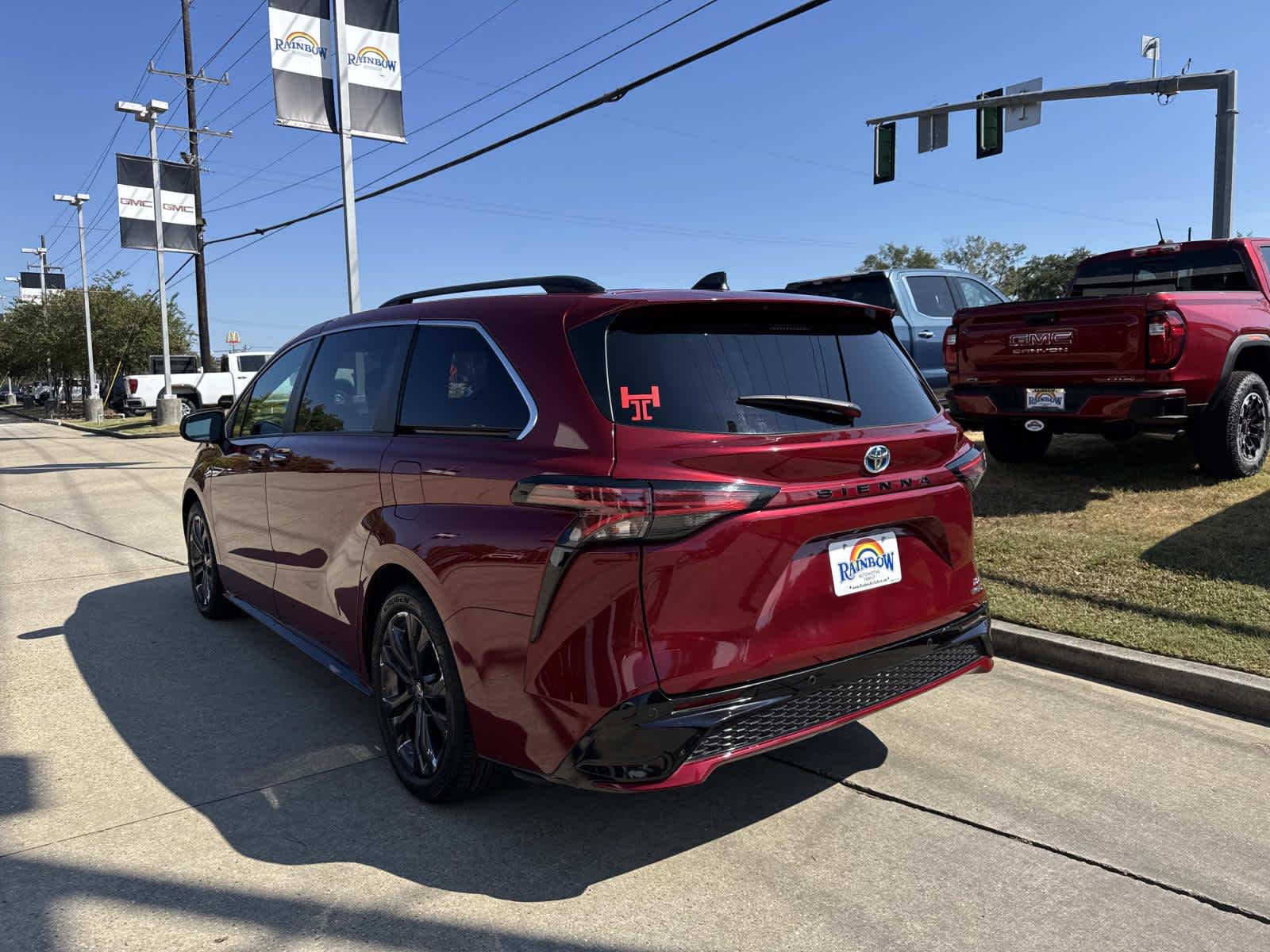 2022 Toyota Sienna XSE photo 4