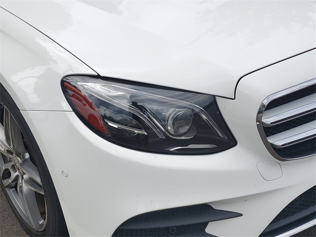 2019 Mercedes Benz E 300 4MATIC photo 4