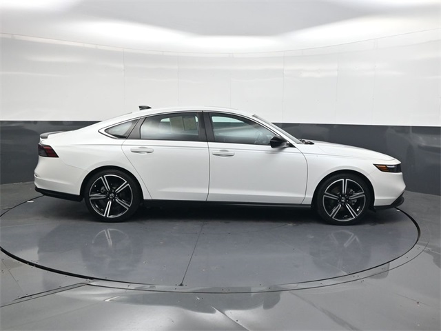 2023 Honda Accord Hybrid Sport photo 2