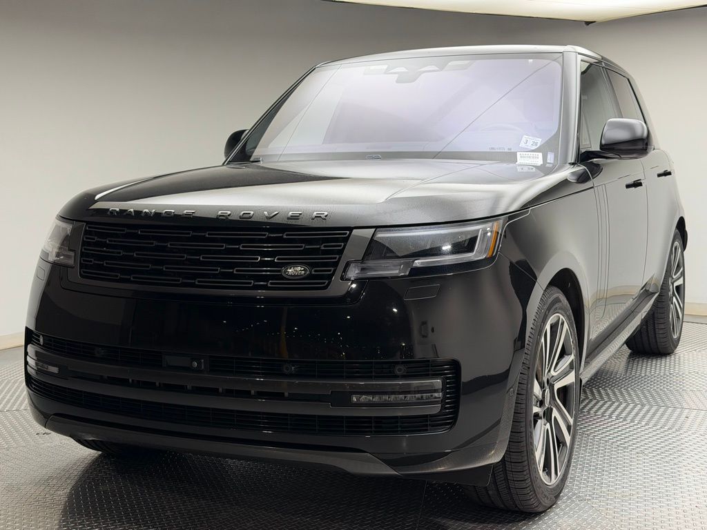 2023 Land Rover Range Rover SE's photo