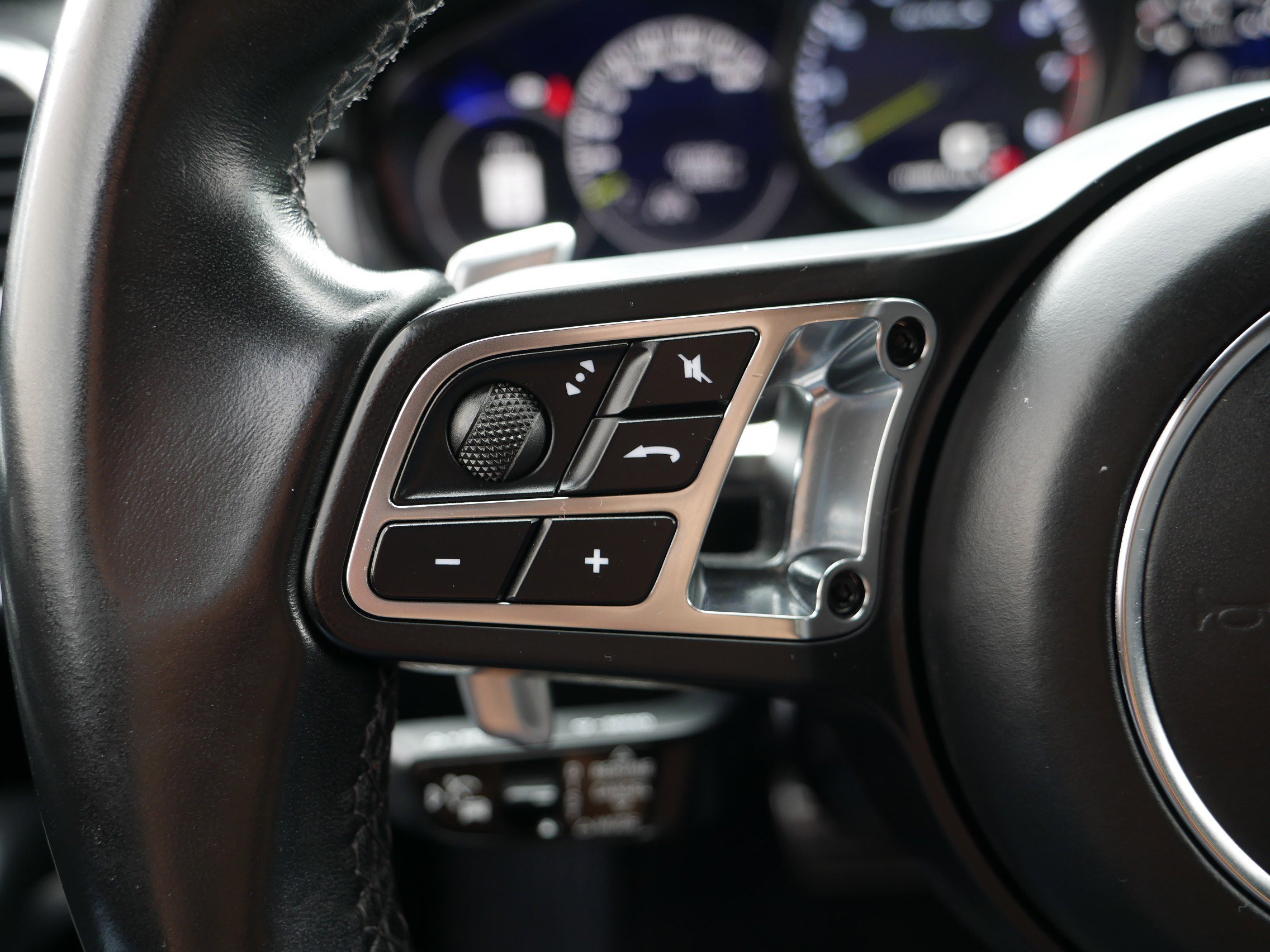 2020 Porsche Cayenne Turbo S E-Hybrid Coupe photo 30