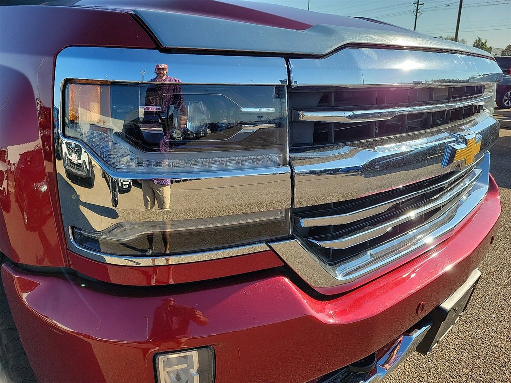 2018 Chevrolet Silverado 1500 High Country photo 12