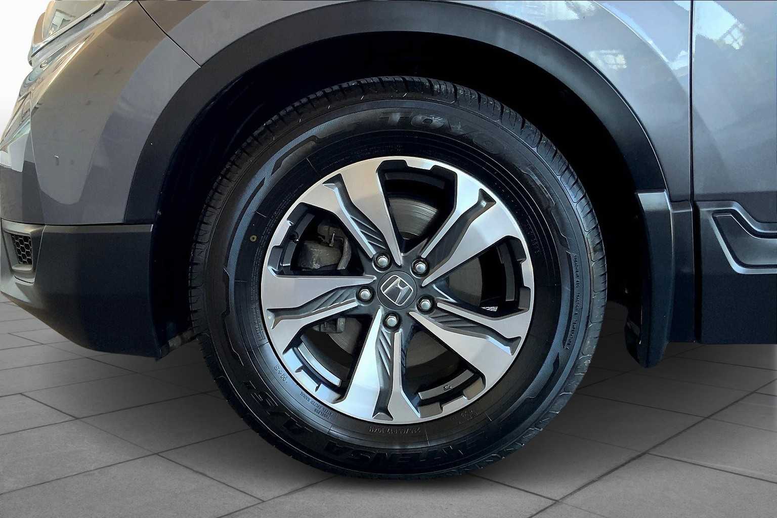 2019 Honda CR-V LX photo 10