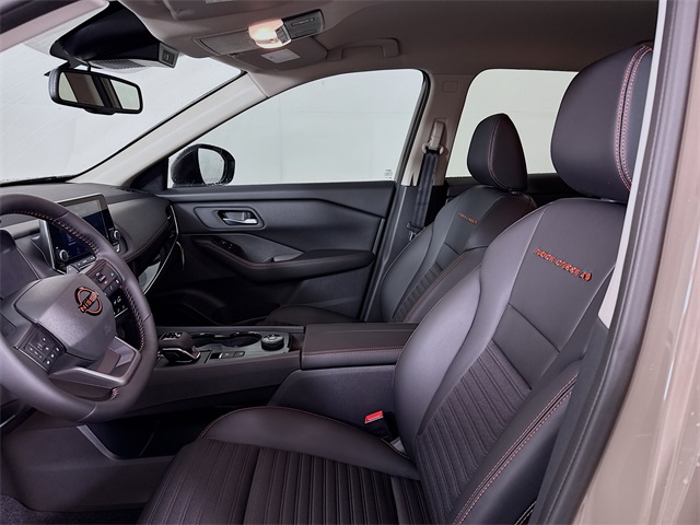 2026 Nissan Rogue SV photo 4