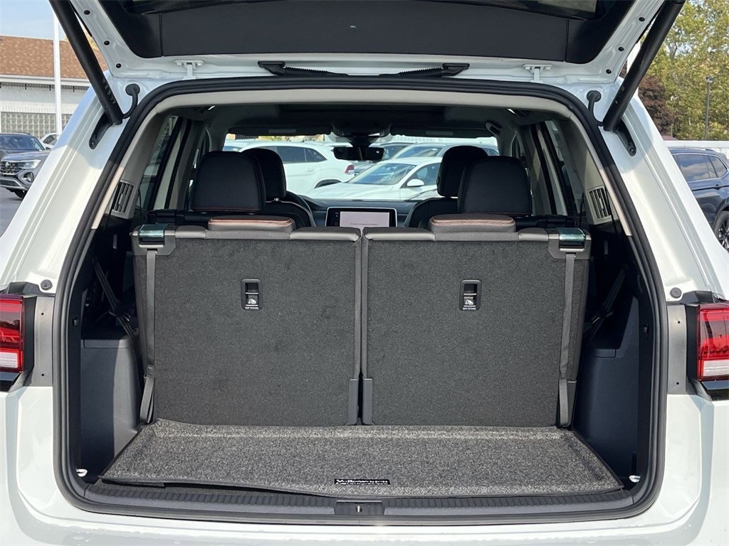 2025 Volkswagen Atlas Peak Edition photo 23
