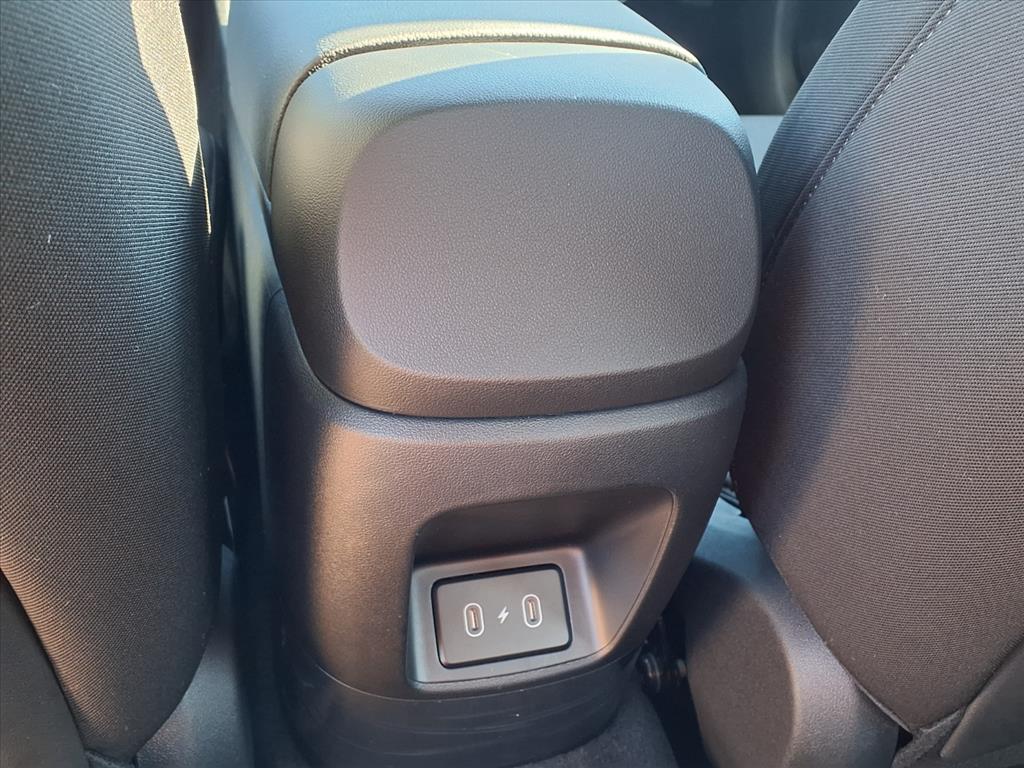 2025 Hyundai Elantra SE photo 4
