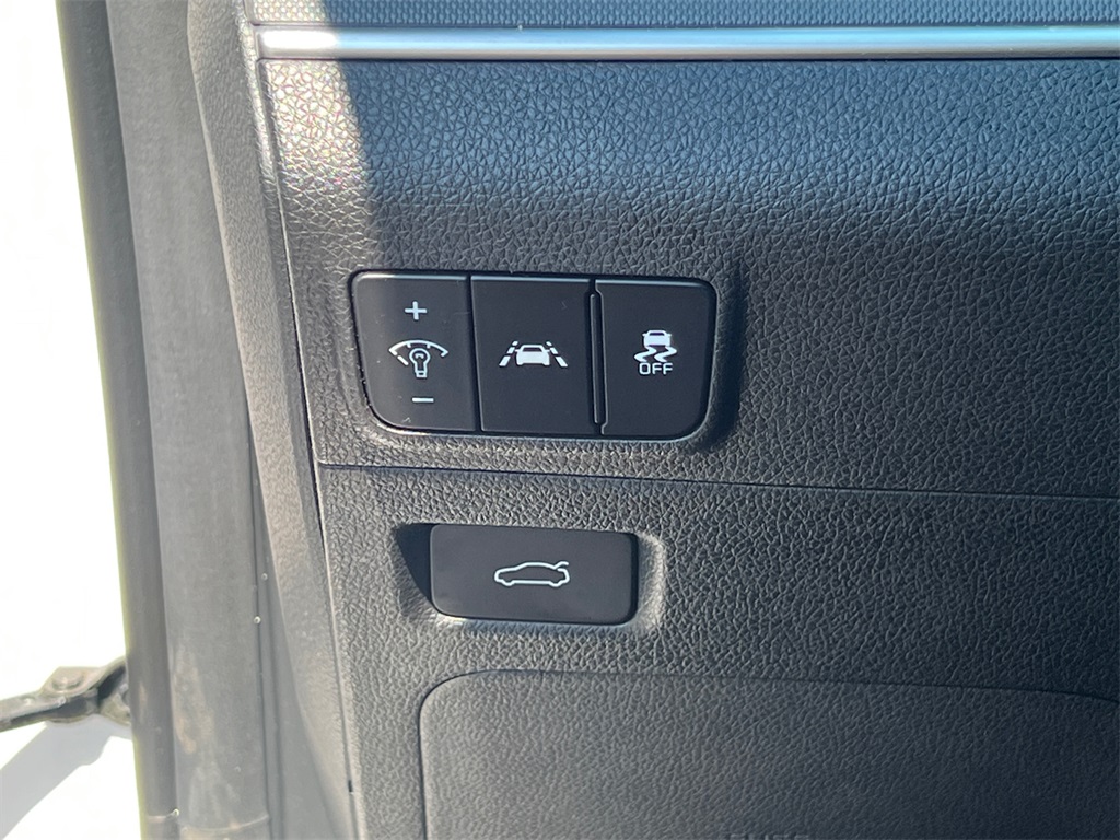 2023 Kia K5 GT-Line photo 26