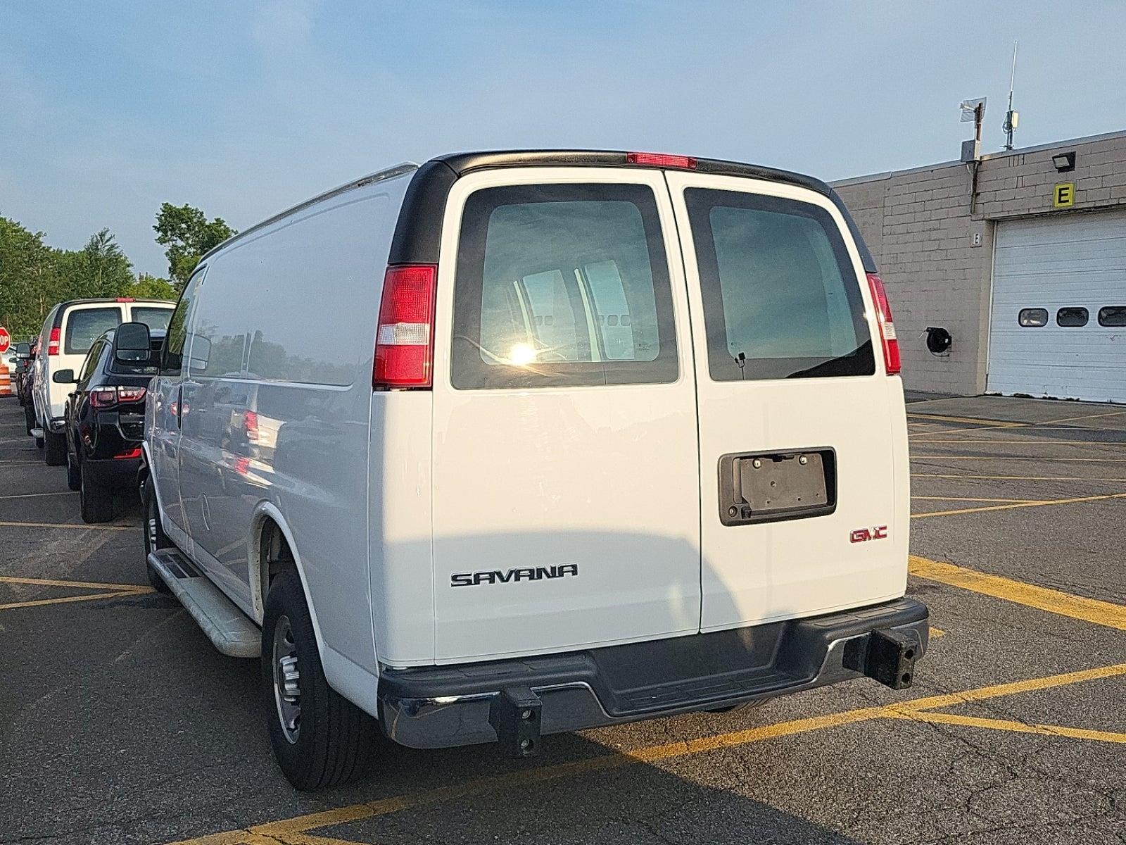 2023 Gmc Savana Cargo 2500 photo 2