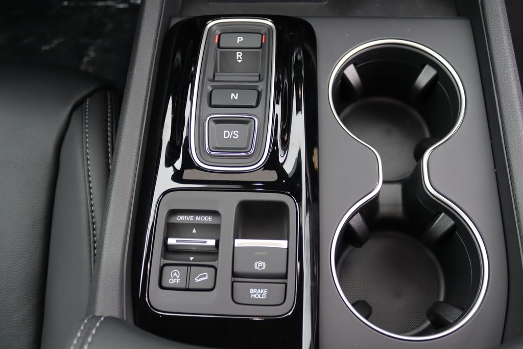 2025 Honda Pilot Touring photo 23