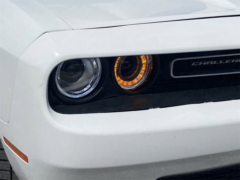2019 Dodge Challenger SXT photo 9