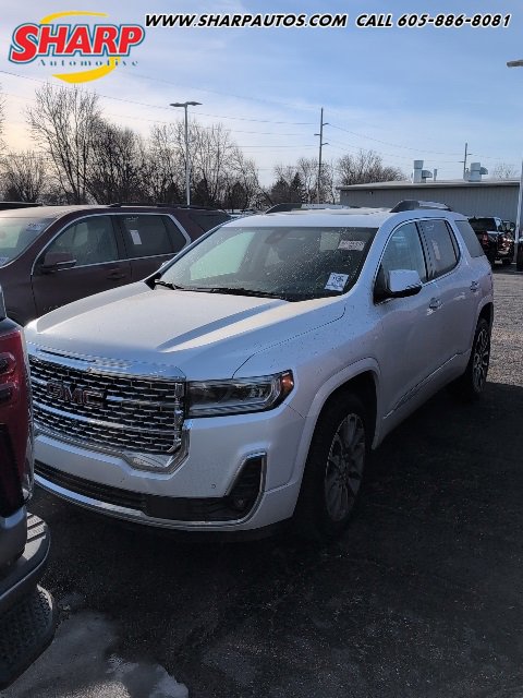 2023 GMC Acadia Denali's photo