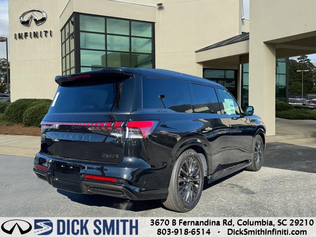 2025 Infiniti QX80 photo 3