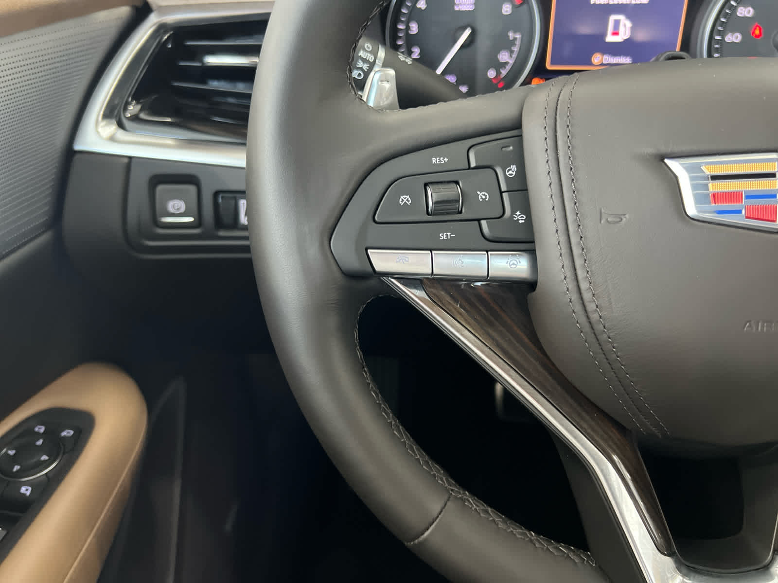2024 Cadillac XT6 Sport photo 15