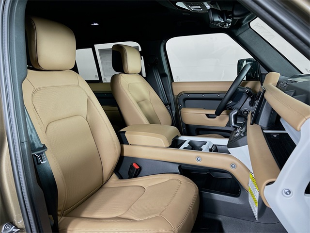2025 Land Rover Defender 130 X-Dynamic SE photo 31