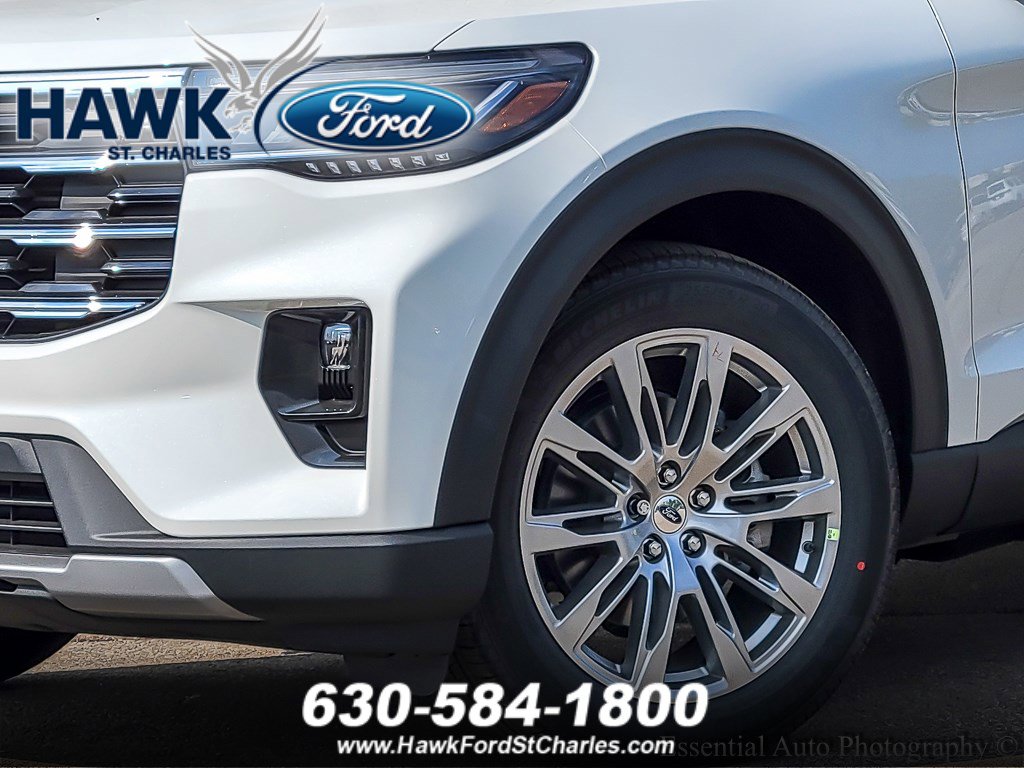 2025 Ford Explorer photo 3