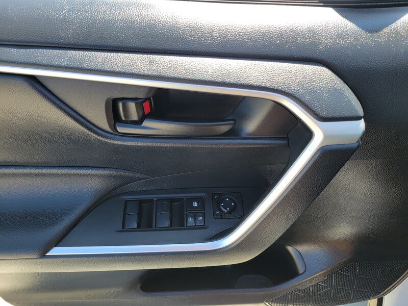 2023 Toyota RAV4 LE photo 15