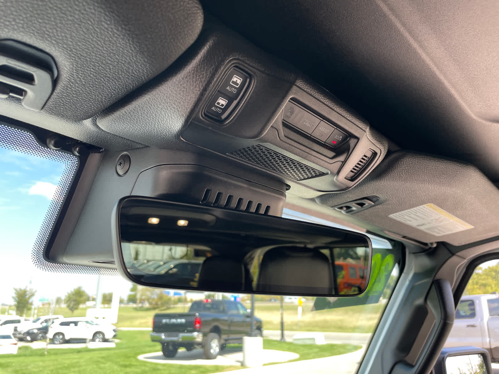 2024 Jeep Wrangler 4xe Sahara photo 28