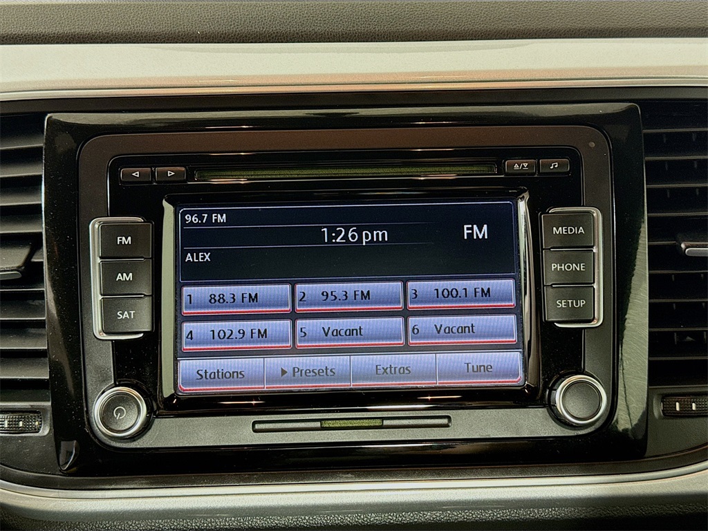 2014 Volkswagen Beetle TDI photo 4
