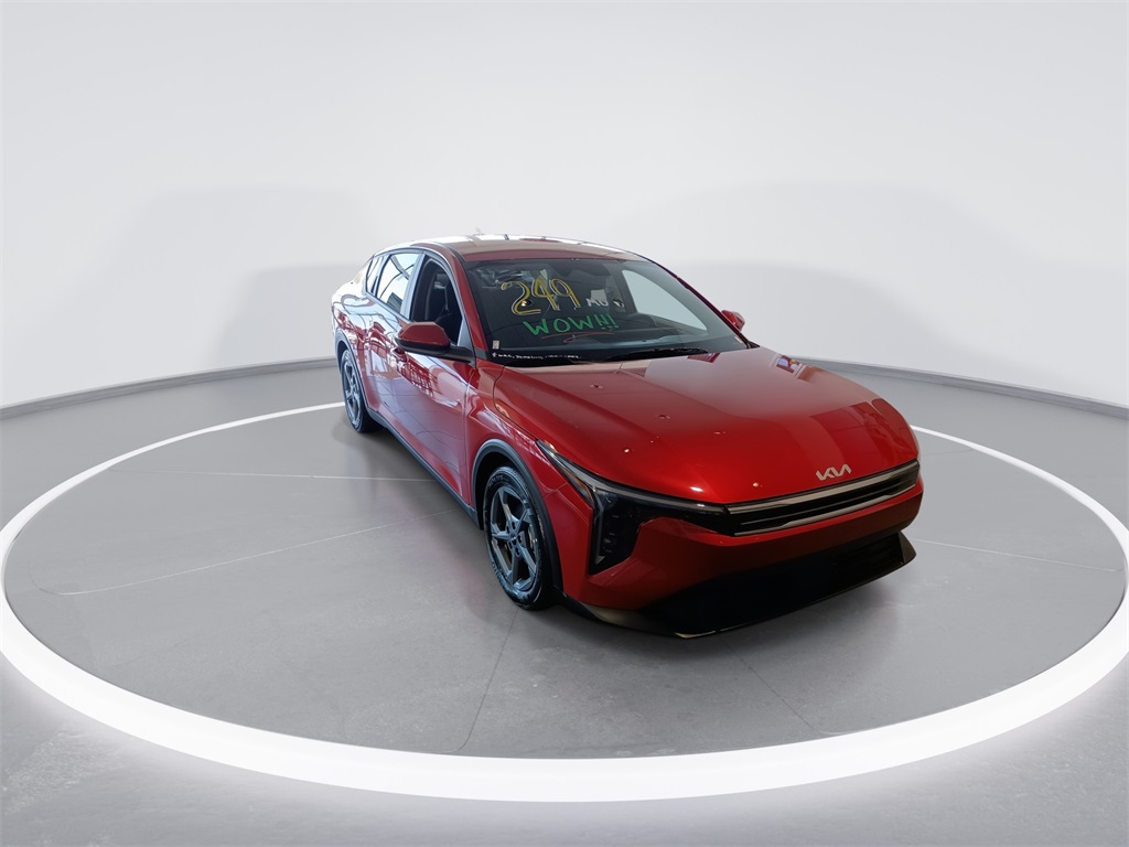 2025 Kia K4 LXS photo 2
