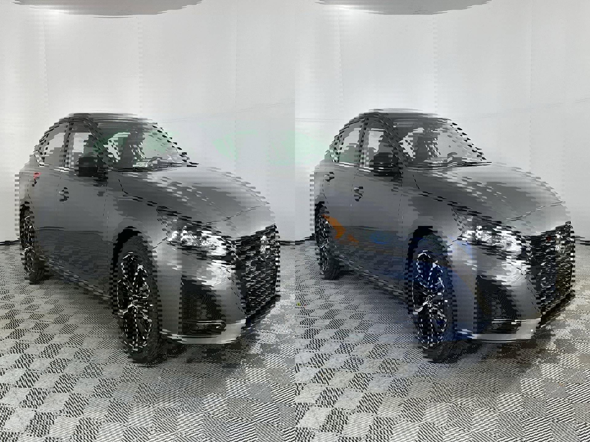 2025 Nissan Altima SR photo 2