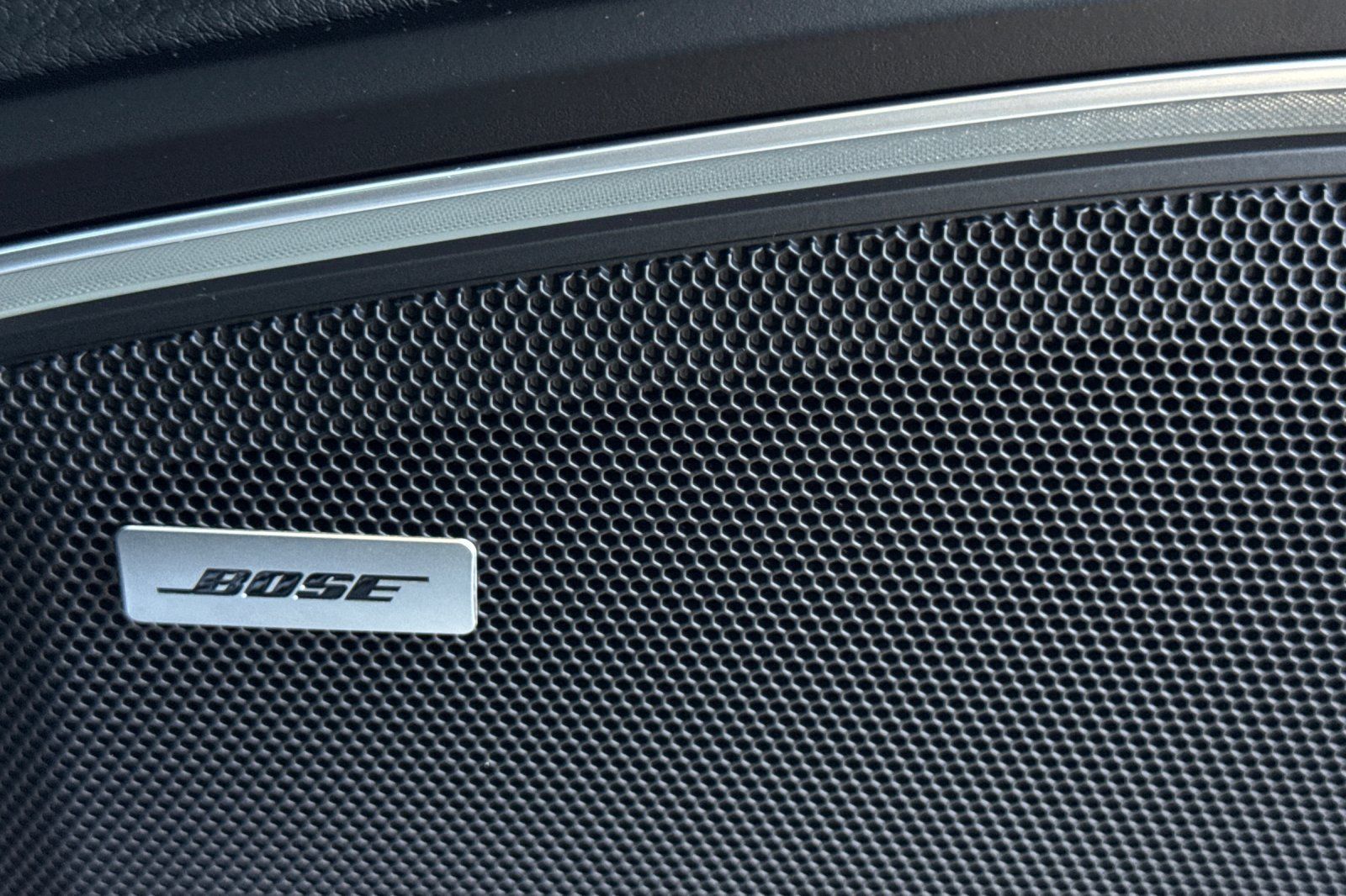2023 Porsche Panamera Platinum photo 3
