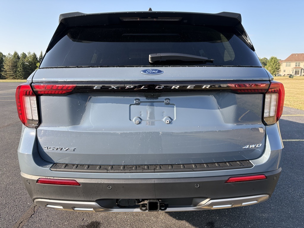 2025 Ford Explorer photo 5