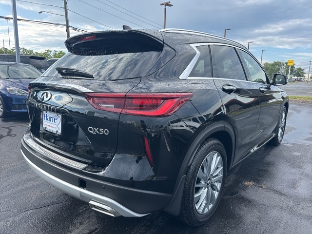2025 Infiniti QX50 Luxe AWD photo 3
