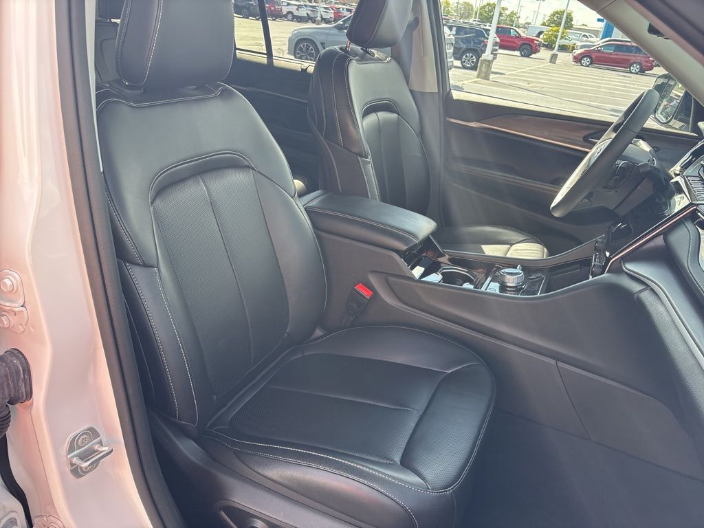 2023 Jeep Cherokee 4xe photo 18