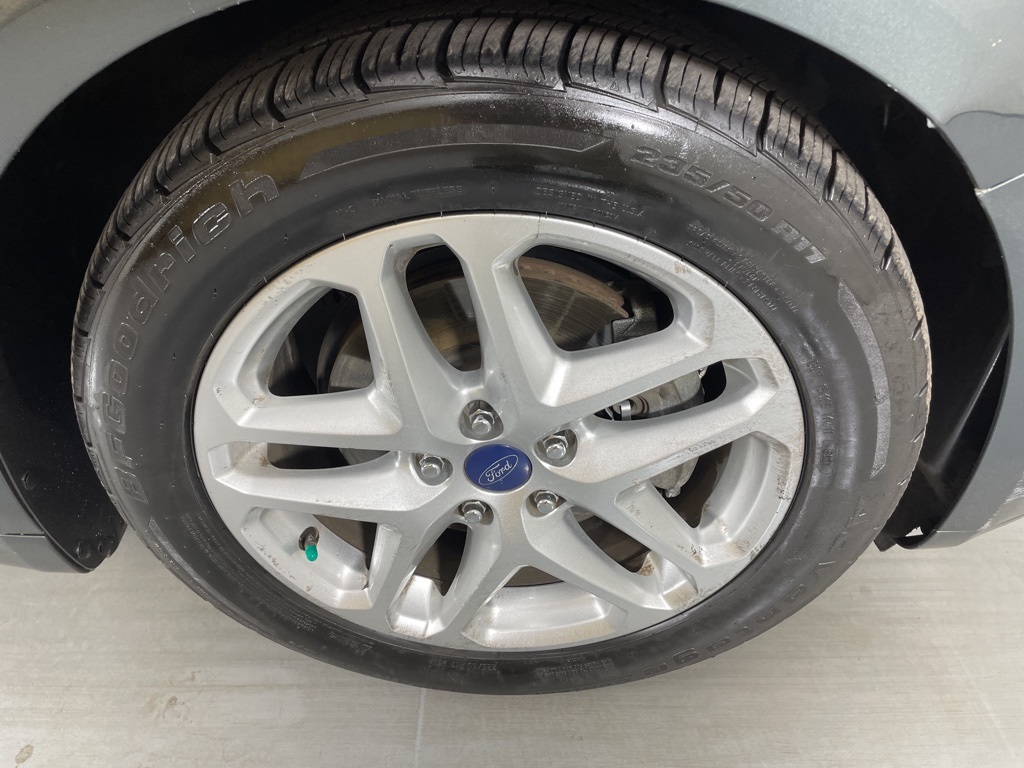 2015 Ford Fusion SE photo 10