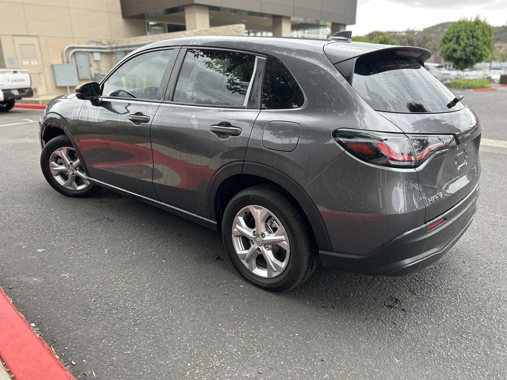 2025 Honda HR-V LX photo 3
