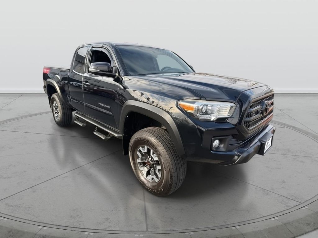 2016 Toyota Tacoma TRD Off Road's photo