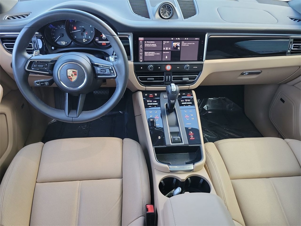 2024 Porsche Macan T photo 15