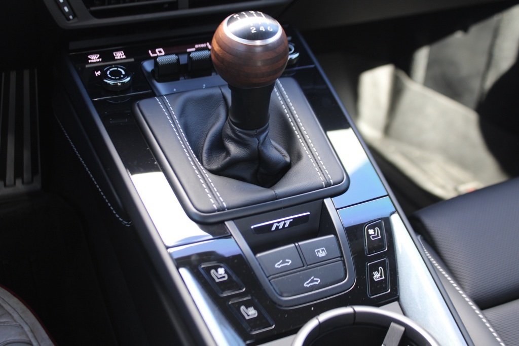 2025 Porsche 911 T Coupe photo 28