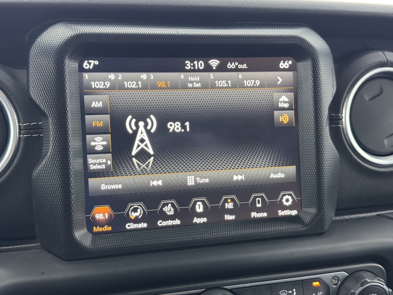 2020 Jeep Gladiator Overland photo 30