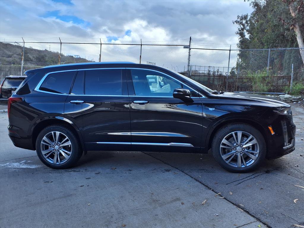 2025 Cadillac XT6 Premium Luxury photo 4