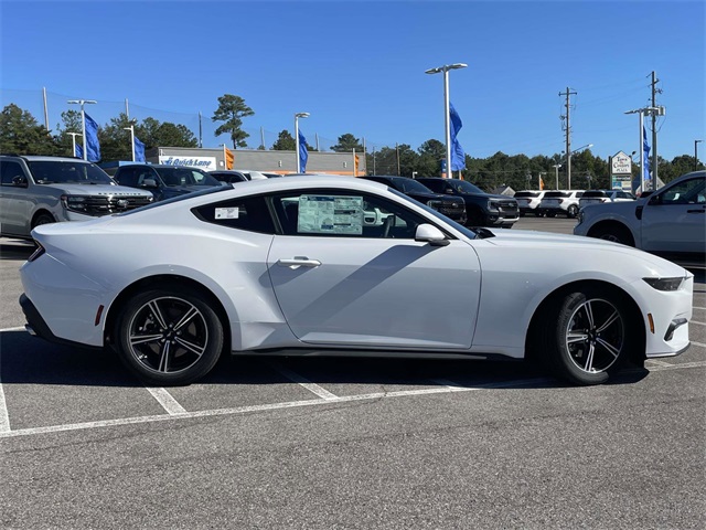 2025 Ford Mustang EcoBoost photo 2