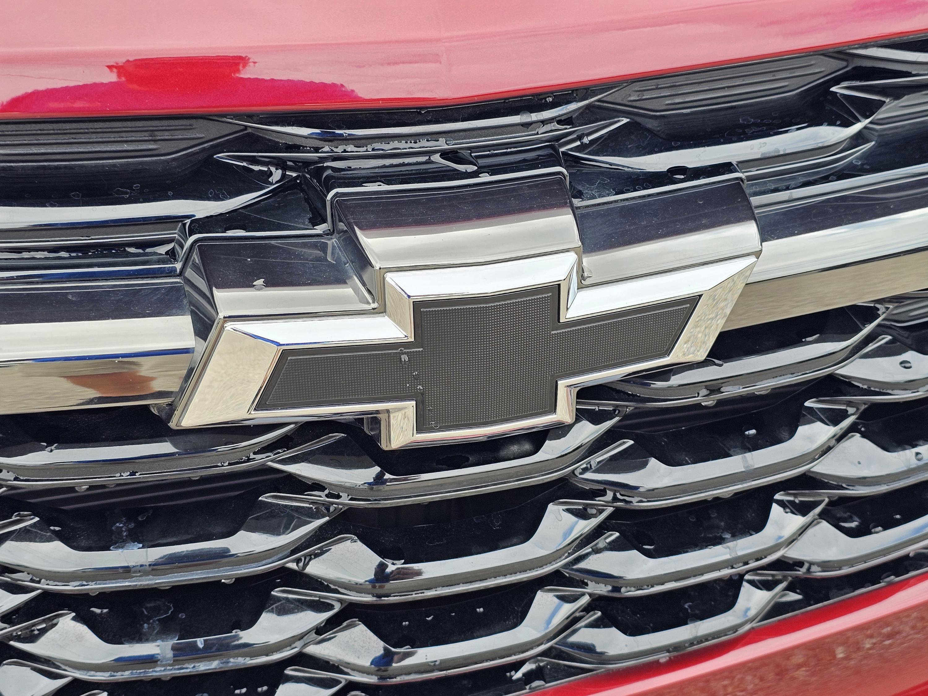 2025 Chevrolet Trax photo 3