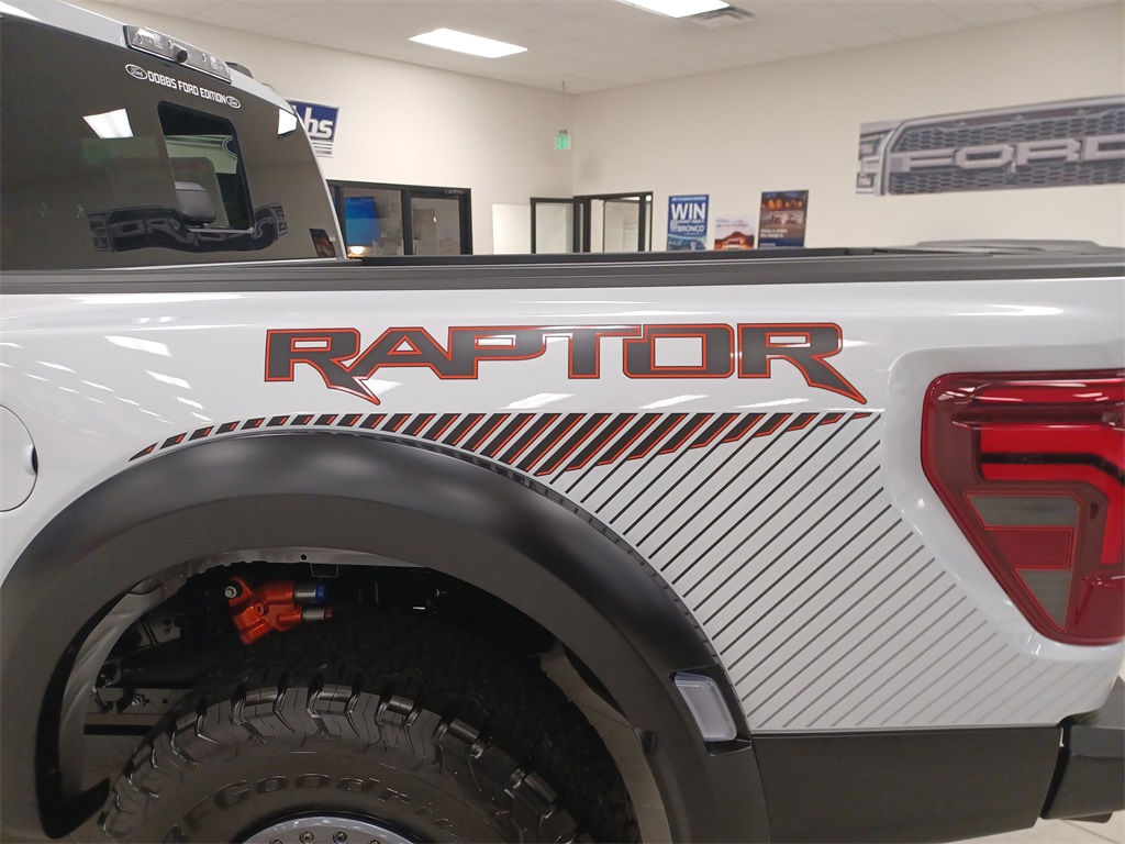 2025 Ford F-150 Raptor photo 9